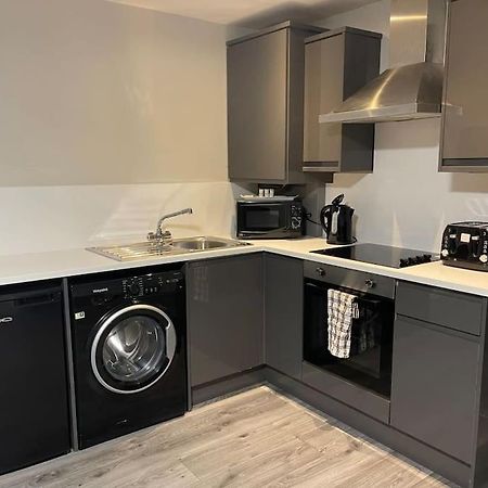 Hosted By Ryan - 2 Bedroom Apartment Liverpool Exterior photo