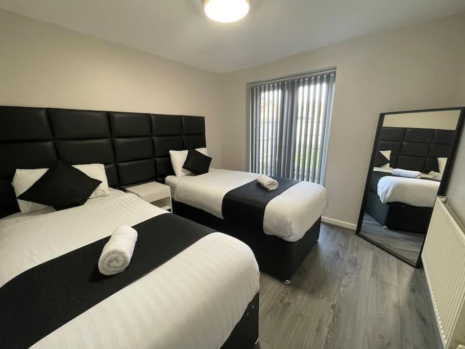 Hosted By Ryan - 2 Bedroom Apartment Liverpool Exterior photo